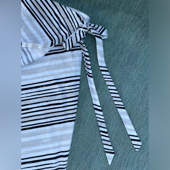 Dakini Faux Wrap Knee Length White Black/Gray Striped Skirt Size Large - Picture 4 of 13